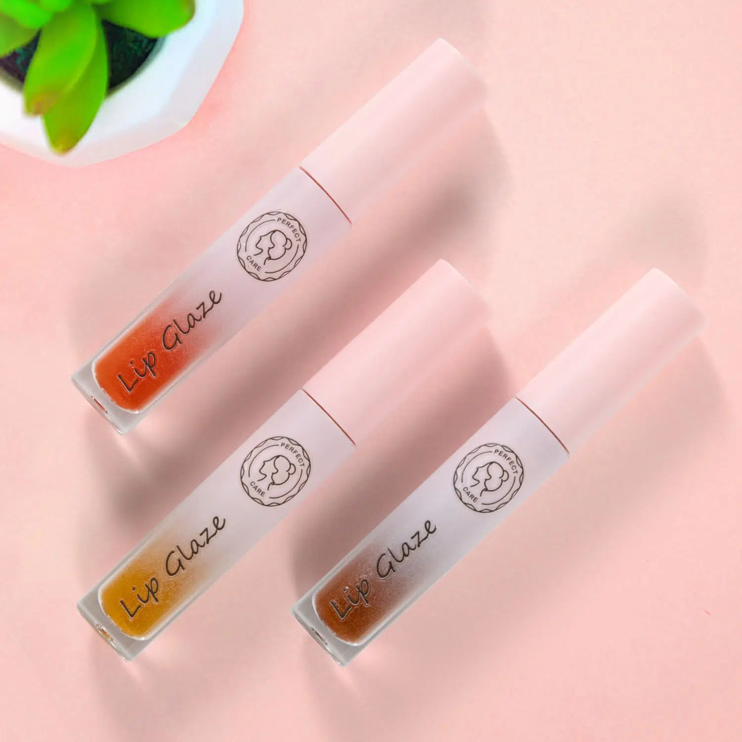 Lip Glaze High-Shine and Glossy Finish With Three Colors Lip Glaze High-Shine and Glossy Finish With Three Colors