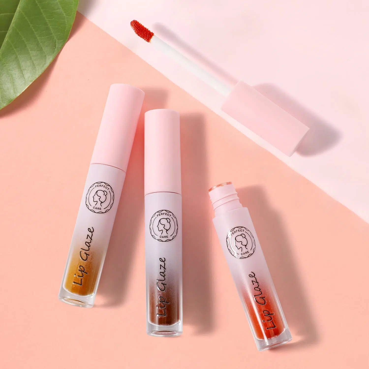 Lip Glaze High-Shine and Glossy Finish With Three Colors Lip Glaze High-Shine and Glossy Finish With Three Colors
