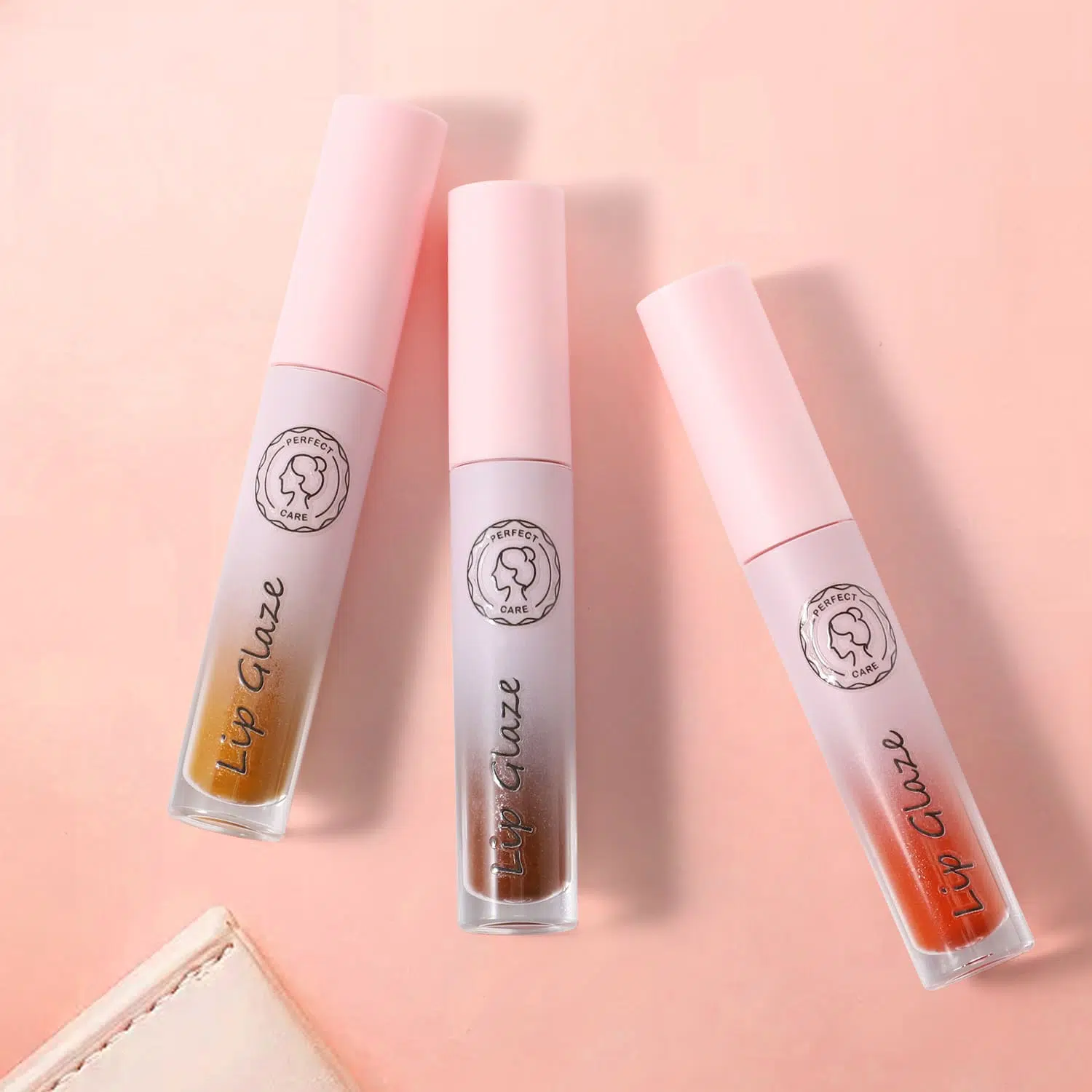 Lip Glaze High-Shine and Glossy Finish With Three Colors Lip Glaze High-Shine and Glossy Finish With Three Colors