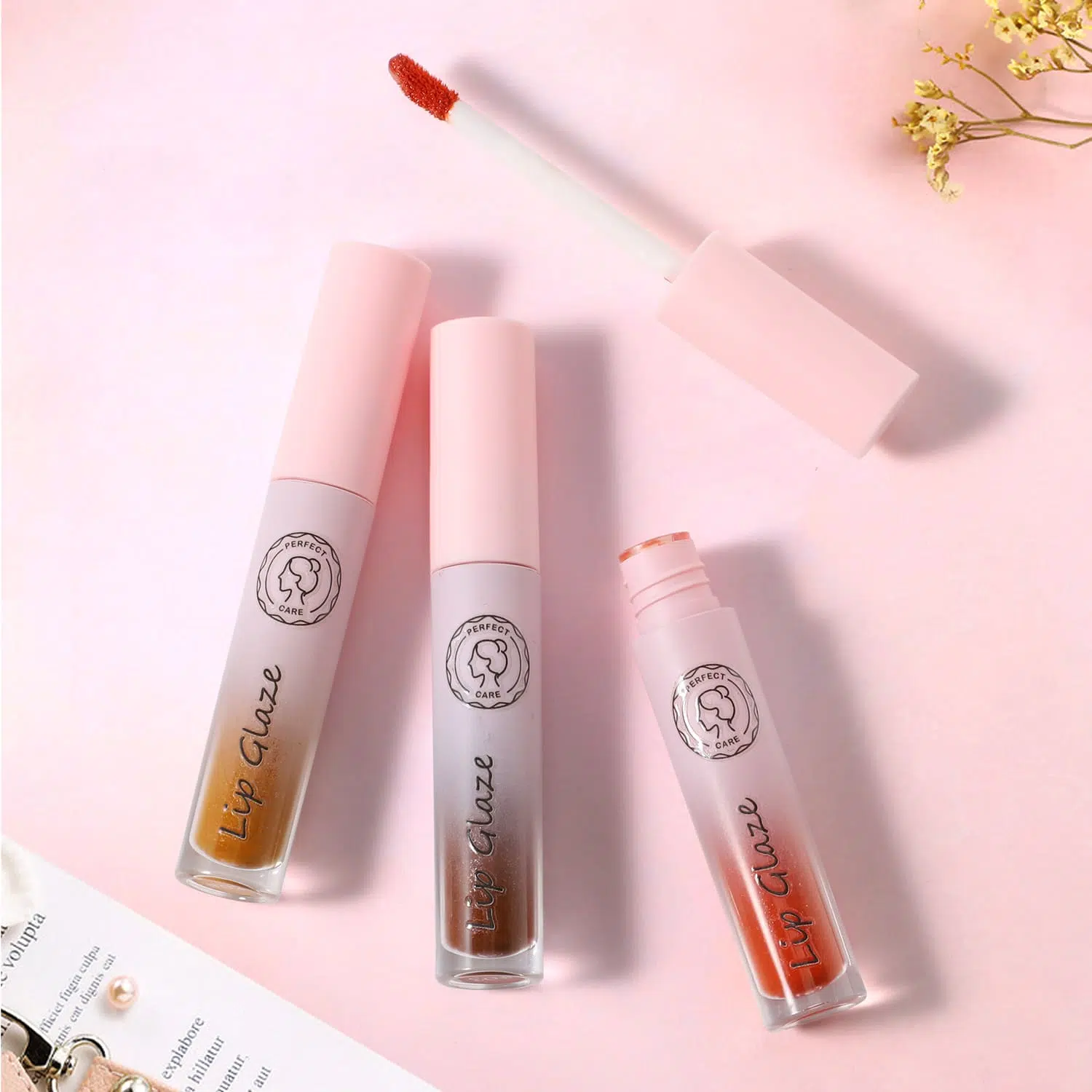 Lip Glaze High-Shine and Glossy Finish With Three Colors Lip Glaze High-Shine and Glossy Finish With Three Colors